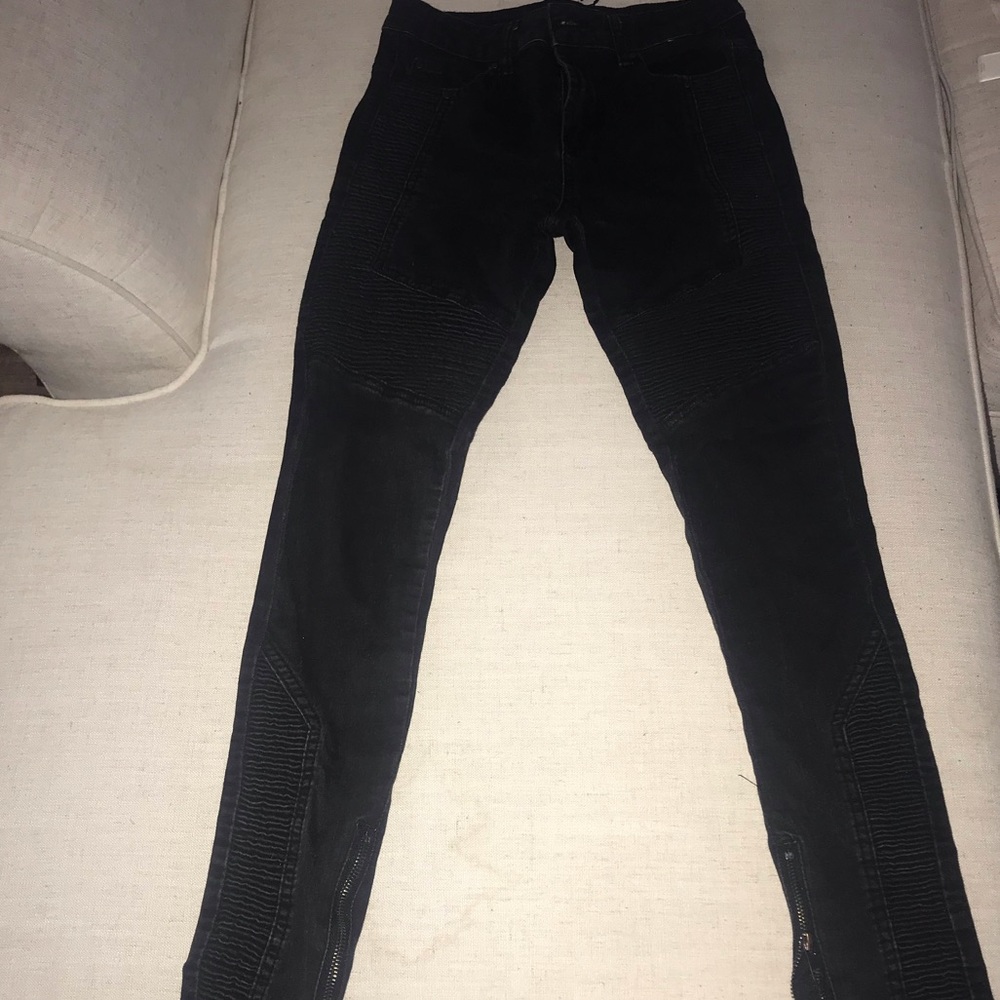 BLACK 28/28 SKINNY JEANS